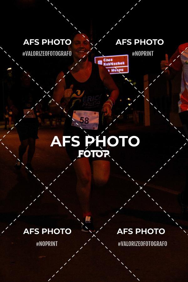 Achetez vos photos de l'vnementNeon Night Run 2019 - Belo Horizonte sur Fotop