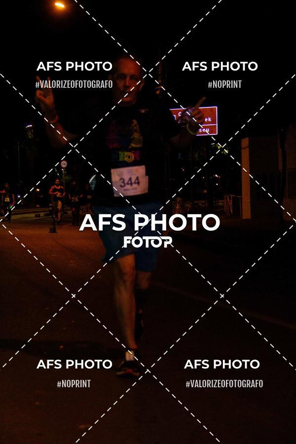 Achetez vos photos de l'vnementNeon Night Run 2019 - Belo Horizonte sur Fotop