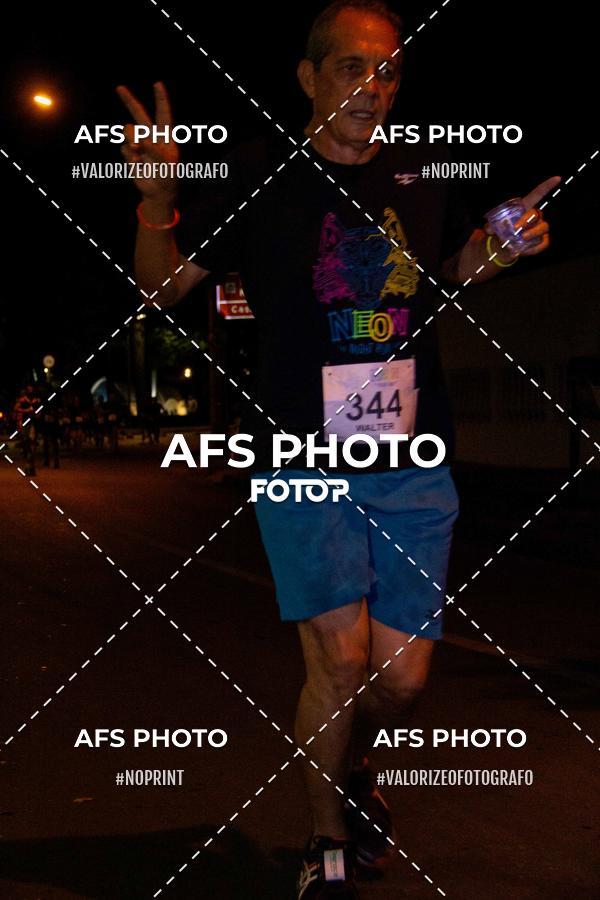 Achetez vos photos de l'vnementNeon Night Run 2019 - Belo Horizonte sur Fotop