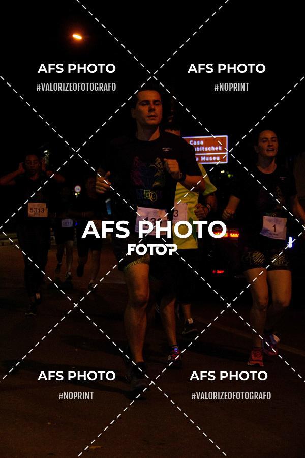 Achetez vos photos de l'vnementNeon Night Run 2019 - Belo Horizonte sur Fotop