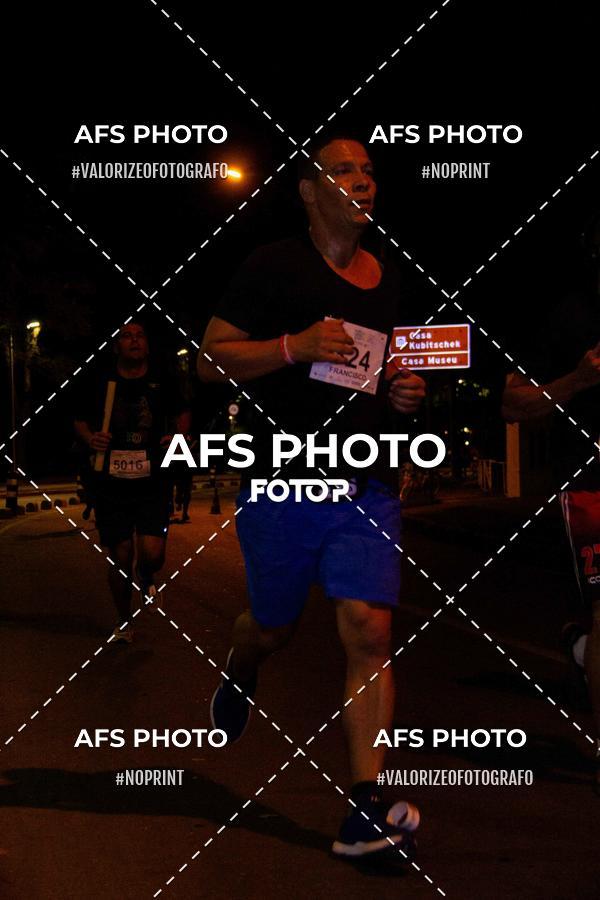 Buy your photos of the eventNeon Night Run 2019 - Belo Horizonte on Fotop
