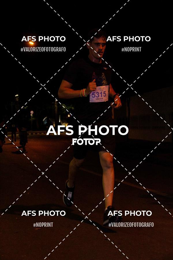 Buy your photos of the eventNeon Night Run 2019 - Belo Horizonte on Fotop
