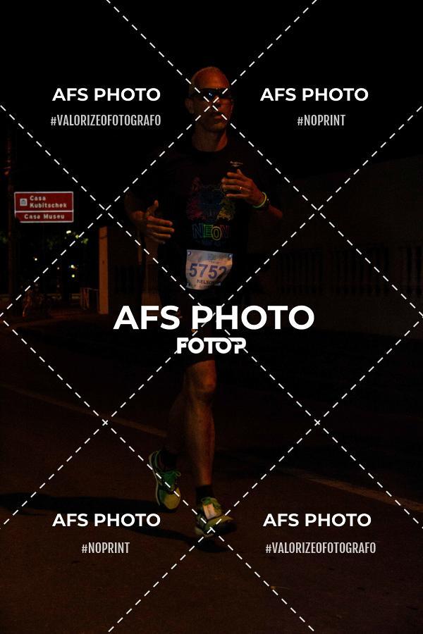 Buy your photos of the eventNeon Night Run 2019 - Belo Horizonte on Fotop