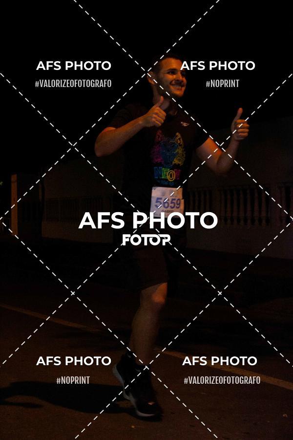 Achetez vos photos de l'vnementNeon Night Run 2019 - Belo Horizonte sur Fotop