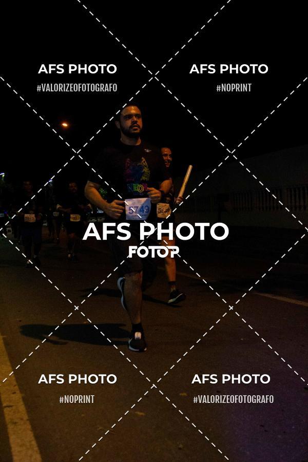 Achetez vos photos de l'vnementNeon Night Run 2019 - Belo Horizonte sur Fotop