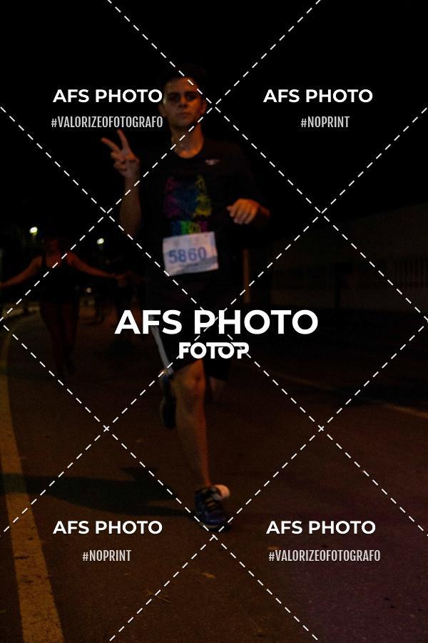 Achetez vos photos de l'vnementNeon Night Run 2019 - Belo Horizonte sur Fotop