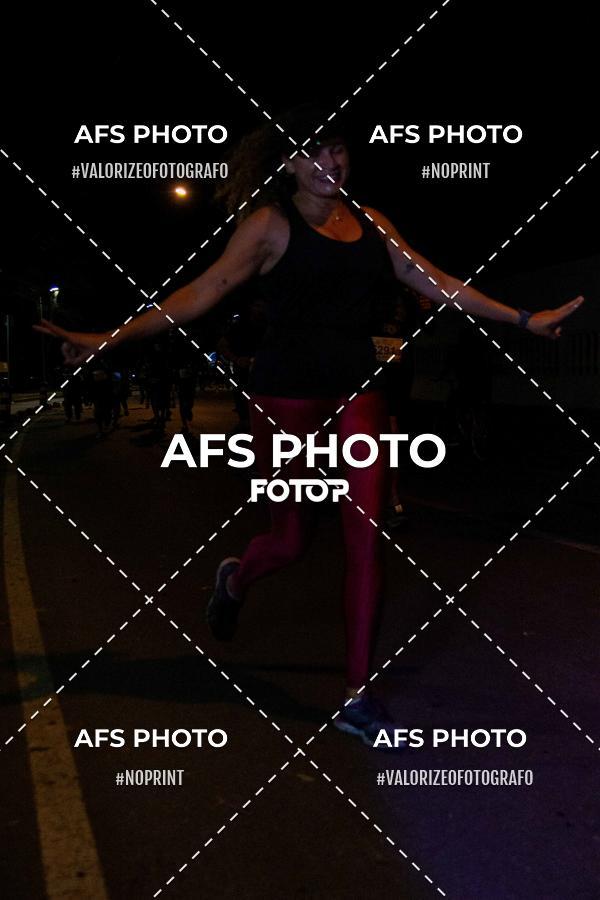 Achetez vos photos de l'vnementNeon Night Run 2019 - Belo Horizonte sur Fotop
