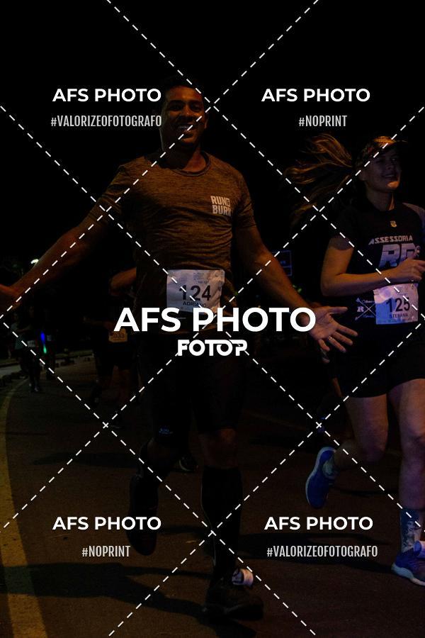 Achetez vos photos de l'vnementNeon Night Run 2019 - Belo Horizonte sur Fotop