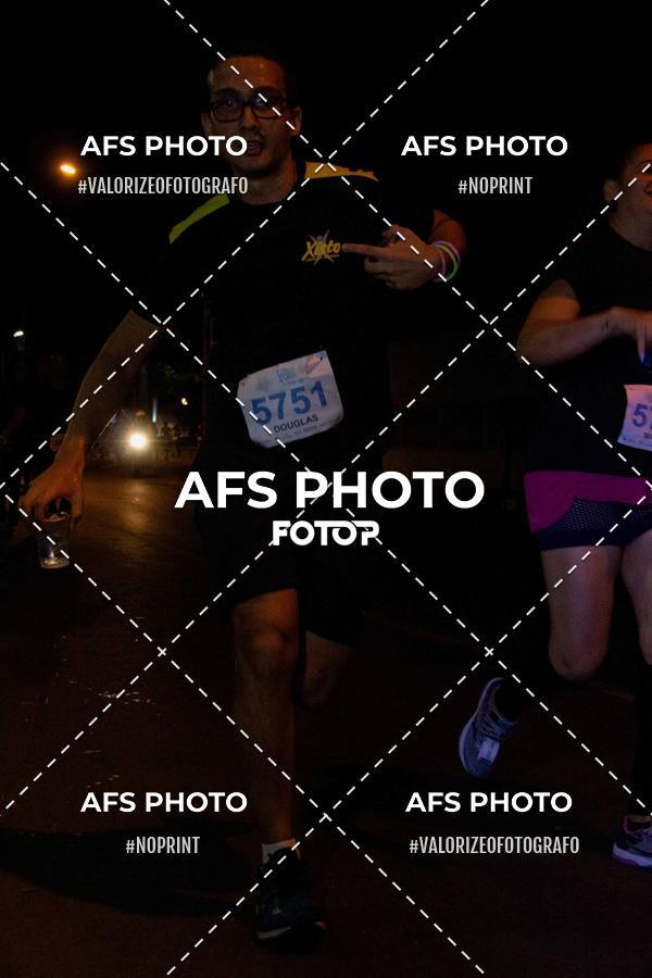 Achetez vos photos de l'vnementNeon Night Run 2019 - Belo Horizonte sur Fotop