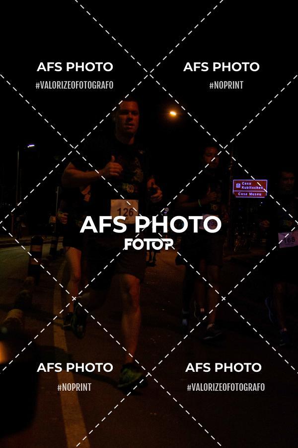 Achetez vos photos de l'vnementNeon Night Run 2019 - Belo Horizonte sur Fotop