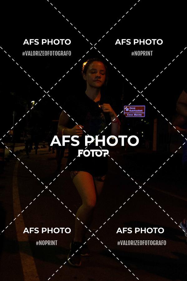Achetez vos photos de l'vnementNeon Night Run 2019 - Belo Horizonte sur Fotop
