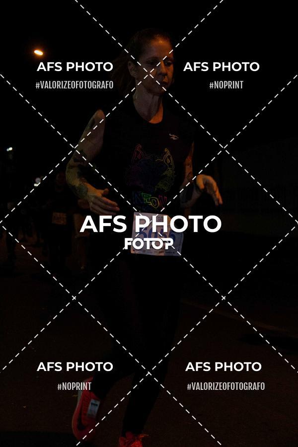 Achetez vos photos de l'vnementNeon Night Run 2019 - Belo Horizonte sur Fotop