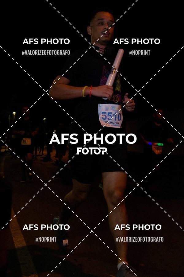 Achetez vos photos de l'vnementNeon Night Run 2019 - Belo Horizonte sur Fotop