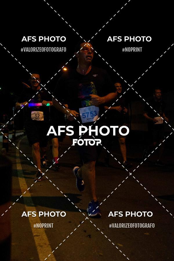 Achetez vos photos de l'vnementNeon Night Run 2019 - Belo Horizonte sur Fotop