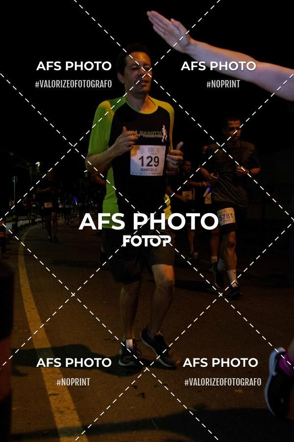 Achetez vos photos de l'vnementNeon Night Run 2019 - Belo Horizonte sur Fotop