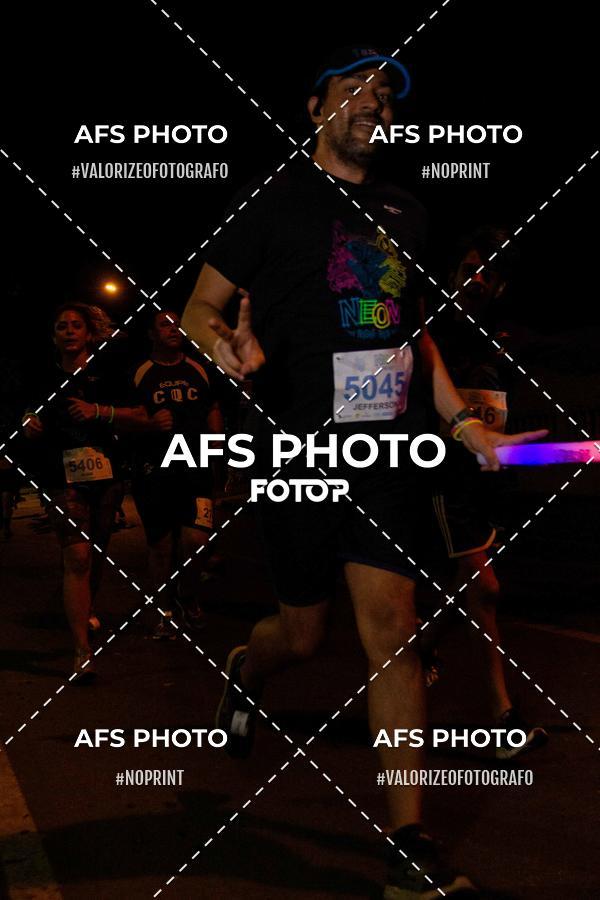 Compra tus fotos del eventoNeon Night Run 2019 - Belo Horizonte En Fotop