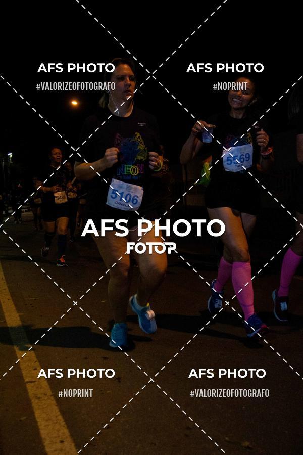 Compra tus fotos del eventoNeon Night Run 2019 - Belo Horizonte En Fotop