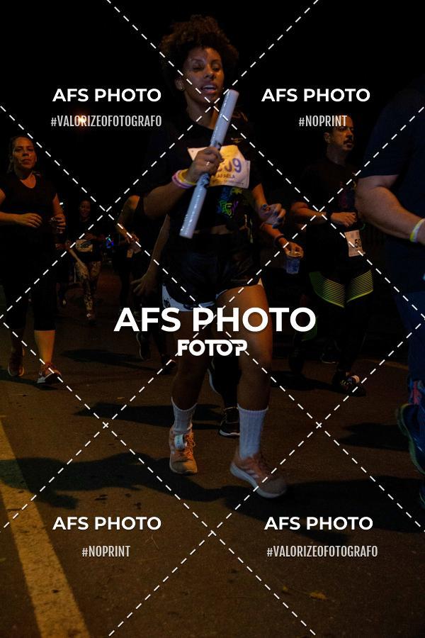 Compra tus fotos del eventoNeon Night Run 2019 - Belo Horizonte En Fotop