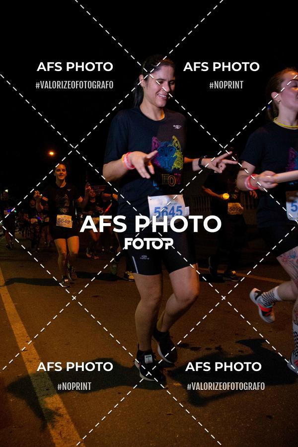 Buy your photos of the eventNeon Night Run 2019 - Belo Horizonte on Fotop