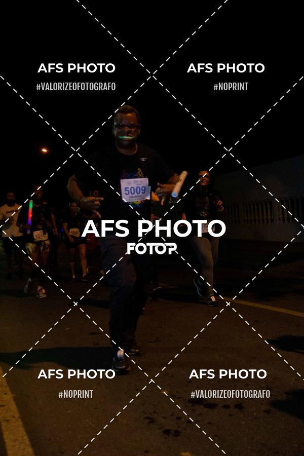 Compre suas fotos do eventoNeon Night Run 2019 - Belo Horizonte no Fotop