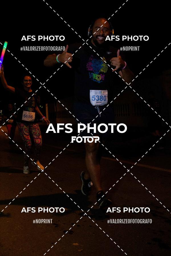 Compra tus fotos del eventoNeon Night Run 2019 - Belo Horizonte En Fotop