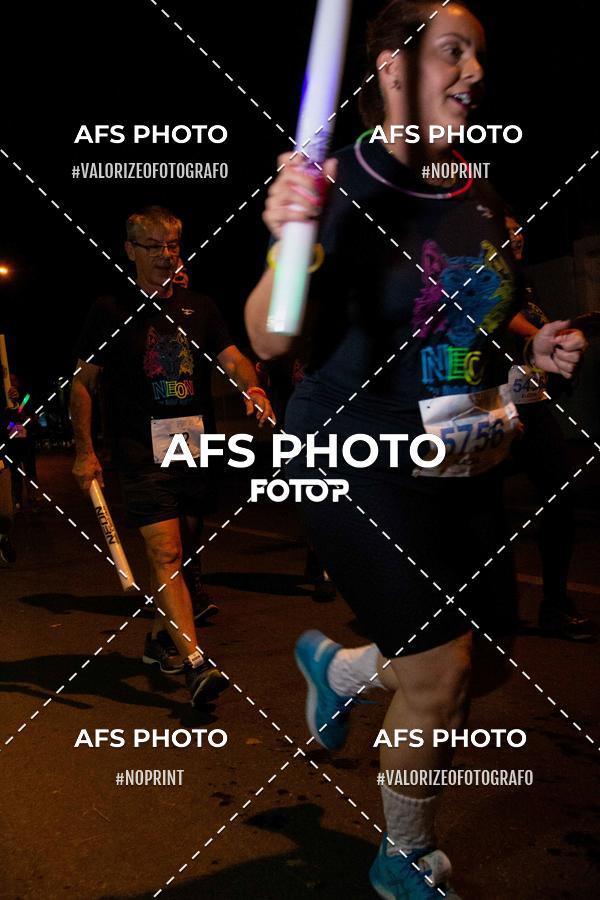 Compra tus fotos del eventoNeon Night Run 2019 - Belo Horizonte En Fotop