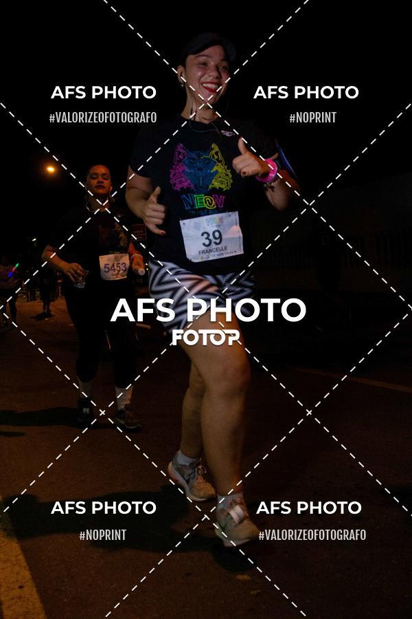Compra tus fotos del eventoNeon Night Run 2019 - Belo Horizonte En Fotop