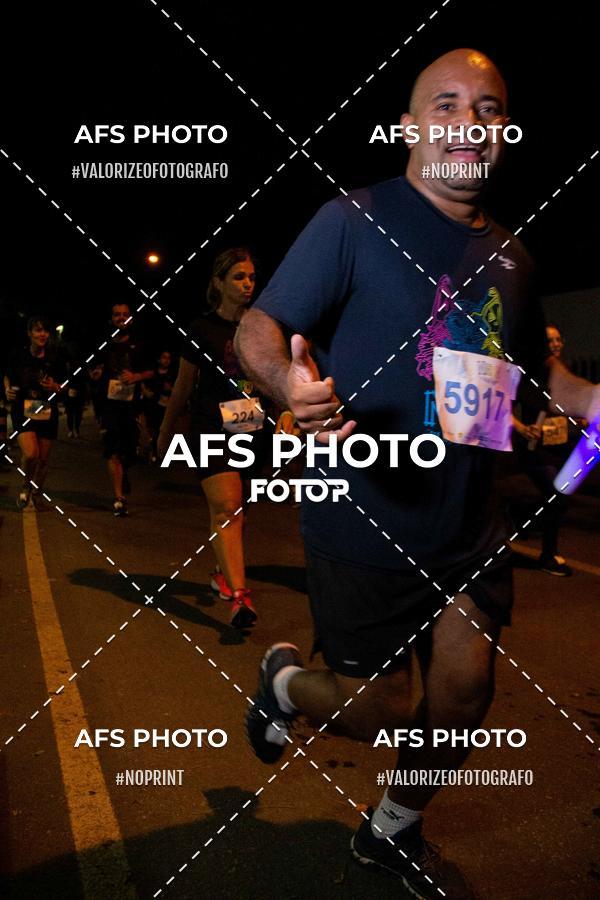Compre suas fotos do eventoNeon Night Run 2019 - Belo Horizonte no Fotop