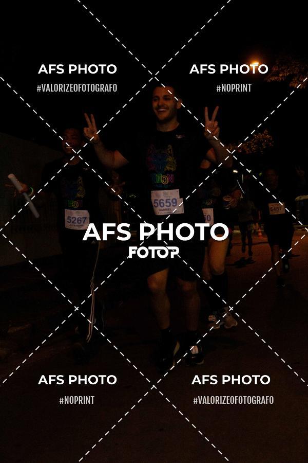 Compra tus fotos del eventoNeon Night Run 2019 - Belo Horizonte En Fotop