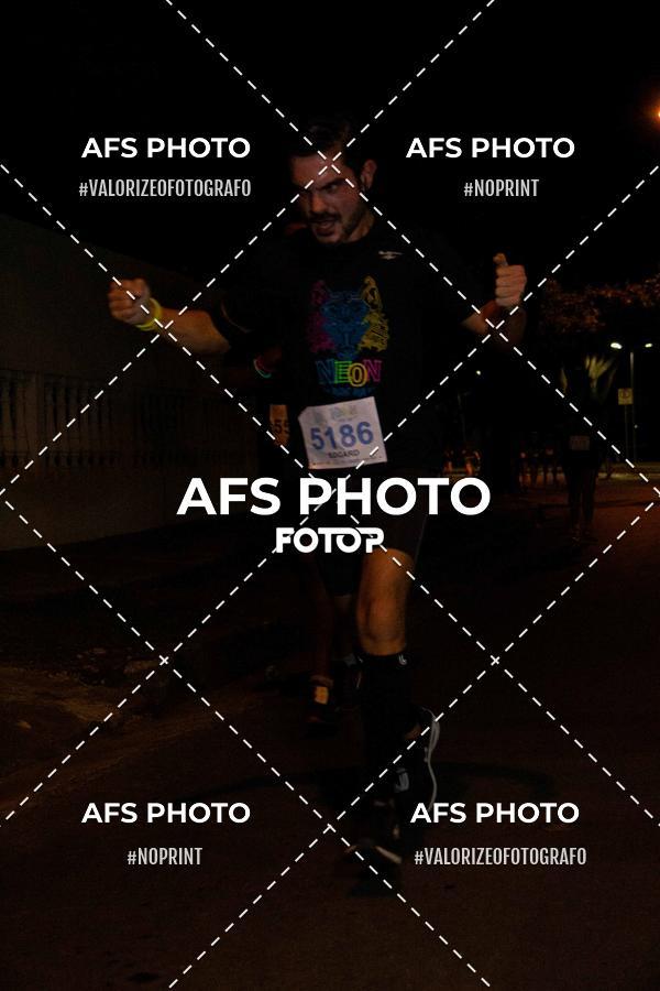 Compra tus fotos del eventoNeon Night Run 2019 - Belo Horizonte En Fotop