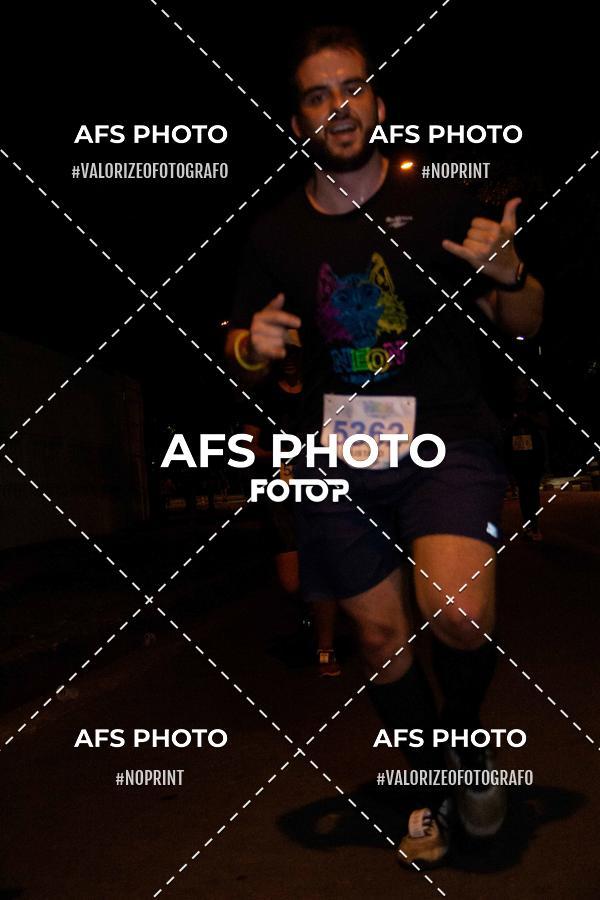 Compra tus fotos del eventoNeon Night Run 2019 - Belo Horizonte En Fotop