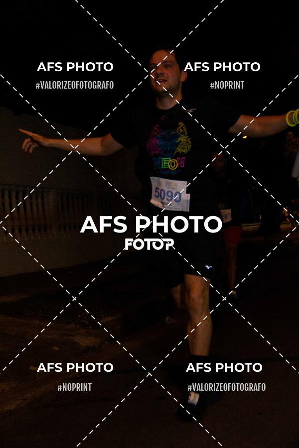 Compra tus fotos del eventoNeon Night Run 2019 - Belo Horizonte En Fotop