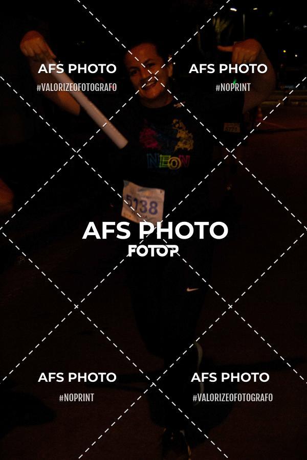 Achetez vos photos de l'vnementNeon Night Run 2019 - Belo Horizonte sur Fotop