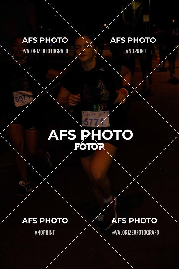 Achetez vos photos de l'vnementNeon Night Run 2019 - Belo Horizonte sur Fotop
