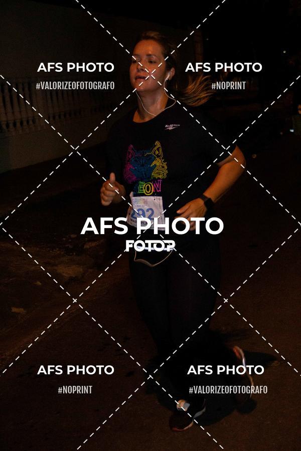 Achetez vos photos de l'vnementNeon Night Run 2019 - Belo Horizonte sur Fotop