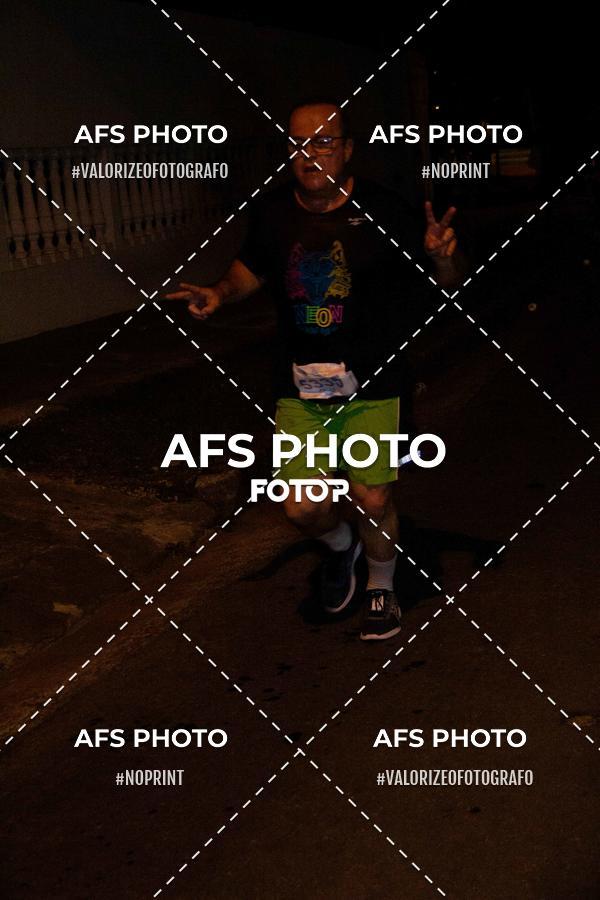 Achetez vos photos de l'vnementNeon Night Run 2019 - Belo Horizonte sur Fotop