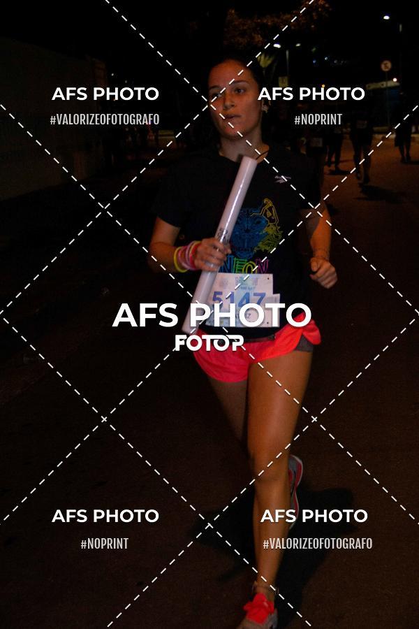 Achetez vos photos de l'vnementNeon Night Run 2019 - Belo Horizonte sur Fotop