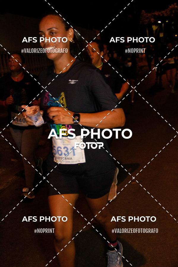 Achetez vos photos de l'vnementNeon Night Run 2019 - Belo Horizonte sur Fotop