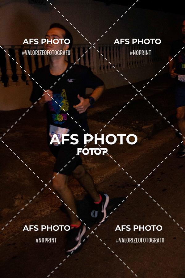 Achetez vos photos de l'vnementNeon Night Run 2019 - Belo Horizonte sur Fotop