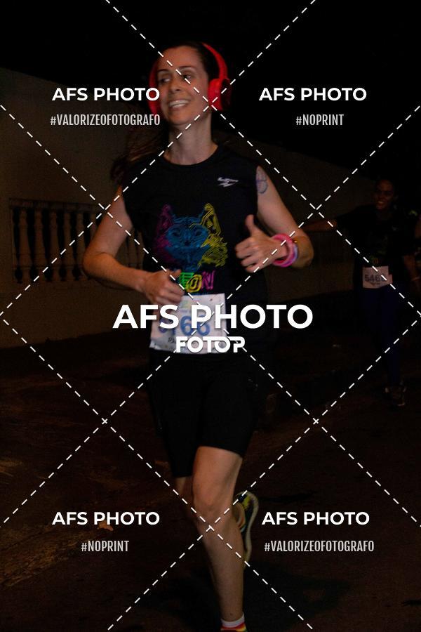 Achetez vos photos de l'vnementNeon Night Run 2019 - Belo Horizonte sur Fotop