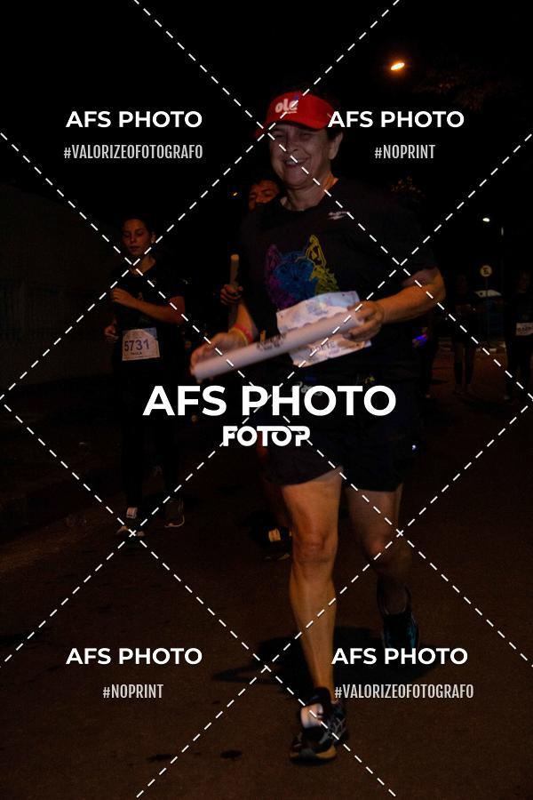 Achetez vos photos de l'vnementNeon Night Run 2019 - Belo Horizonte sur Fotop