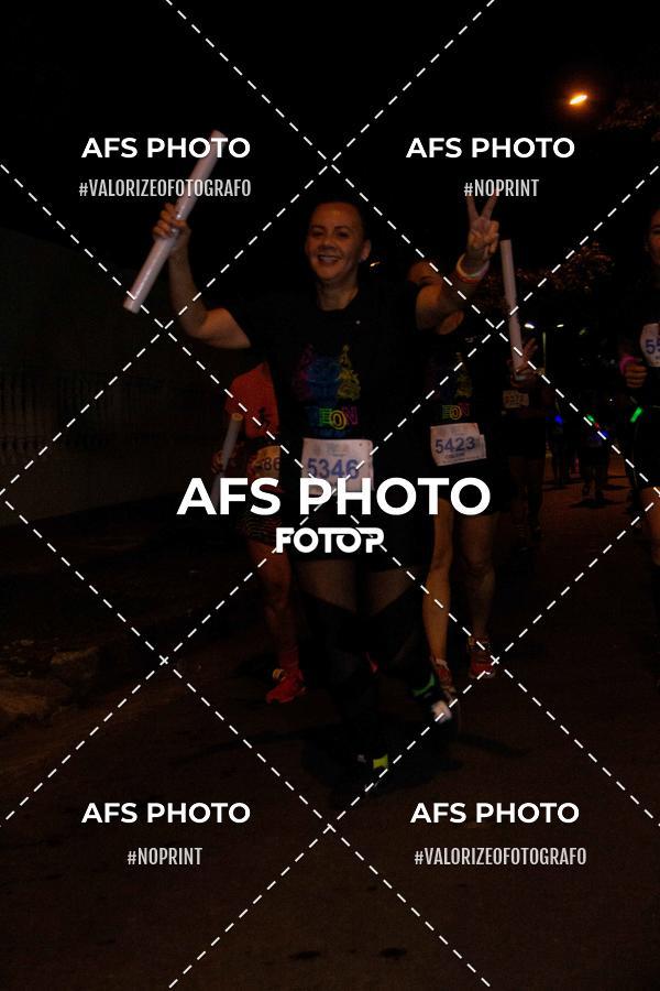 Achetez vos photos de l'vnementNeon Night Run 2019 - Belo Horizonte sur Fotop