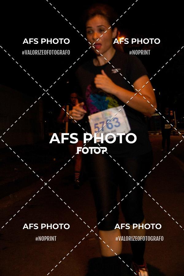 Achetez vos photos de l'vnementNeon Night Run 2019 - Belo Horizonte sur Fotop