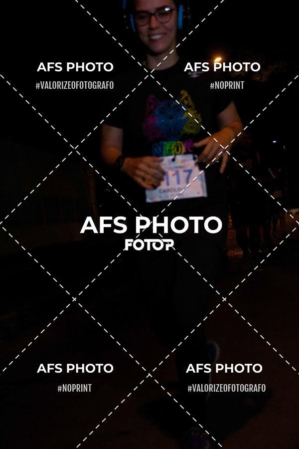 Achetez vos photos de l'vnementNeon Night Run 2019 - Belo Horizonte sur Fotop