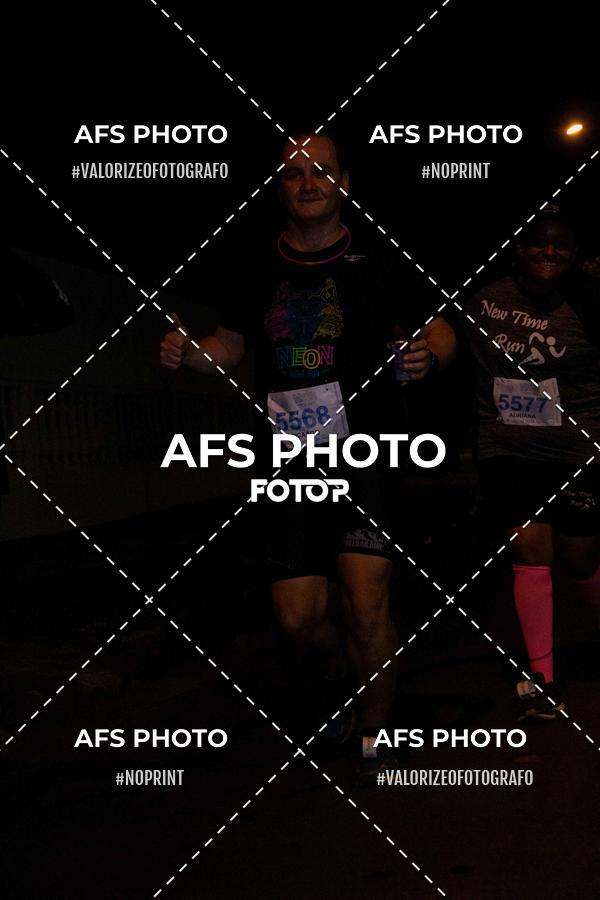 Achetez vos photos de l'vnementNeon Night Run 2019 - Belo Horizonte sur Fotop
