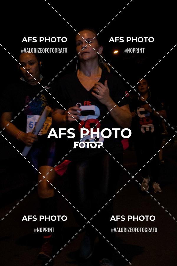 Achetez vos photos de l'vnementNeon Night Run 2019 - Belo Horizonte sur Fotop