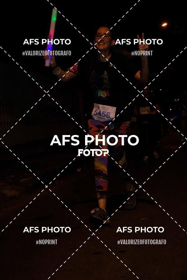 Achetez vos photos de l'vnementNeon Night Run 2019 - Belo Horizonte sur Fotop