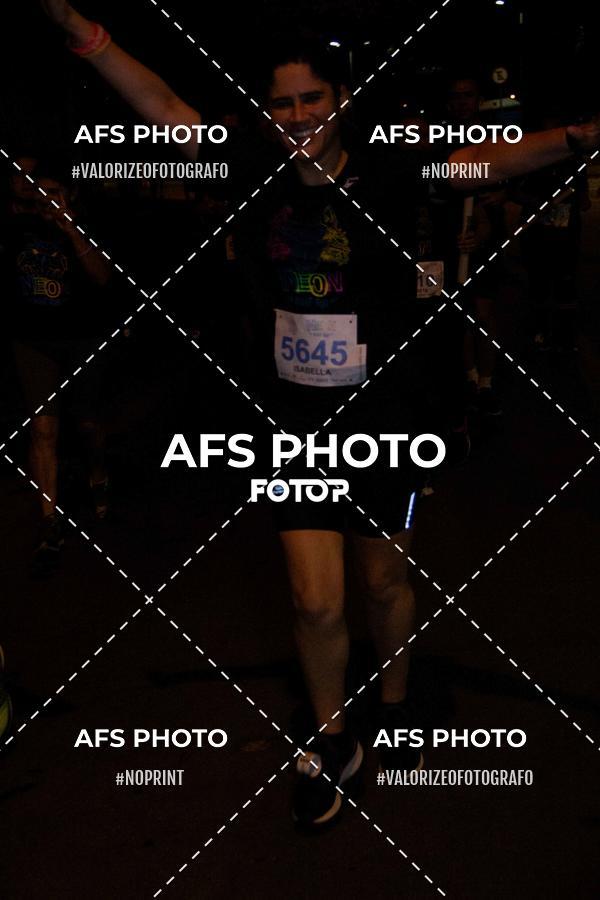Achetez vos photos de l'vnementNeon Night Run 2019 - Belo Horizonte sur Fotop