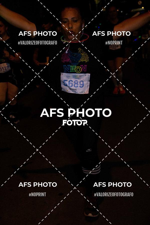 Achetez vos photos de l'vnementNeon Night Run 2019 - Belo Horizonte sur Fotop