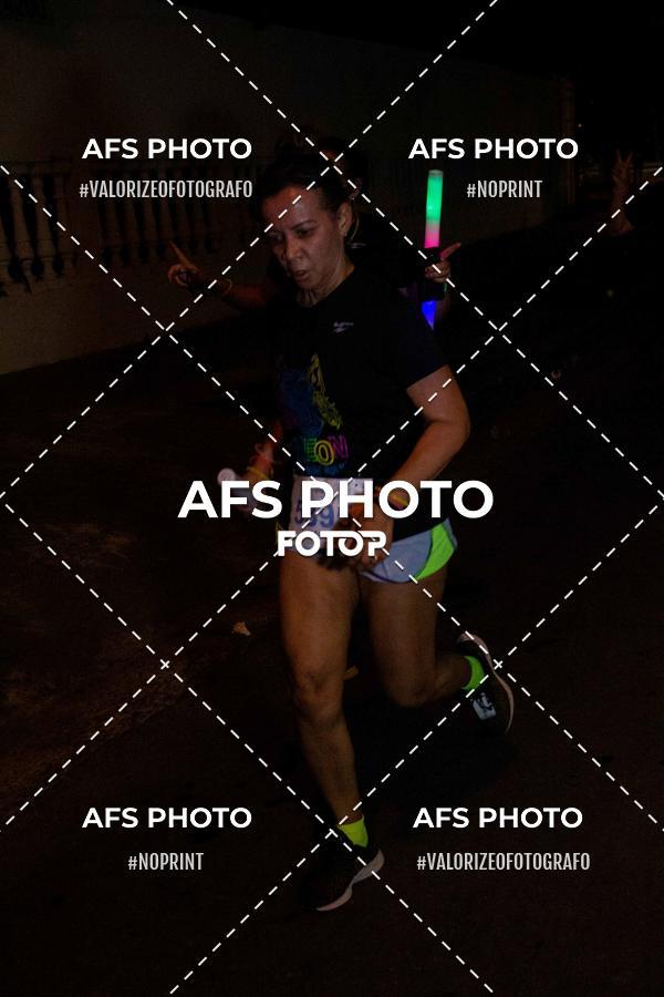 Achetez vos photos de l'vnementNeon Night Run 2019 - Belo Horizonte sur Fotop